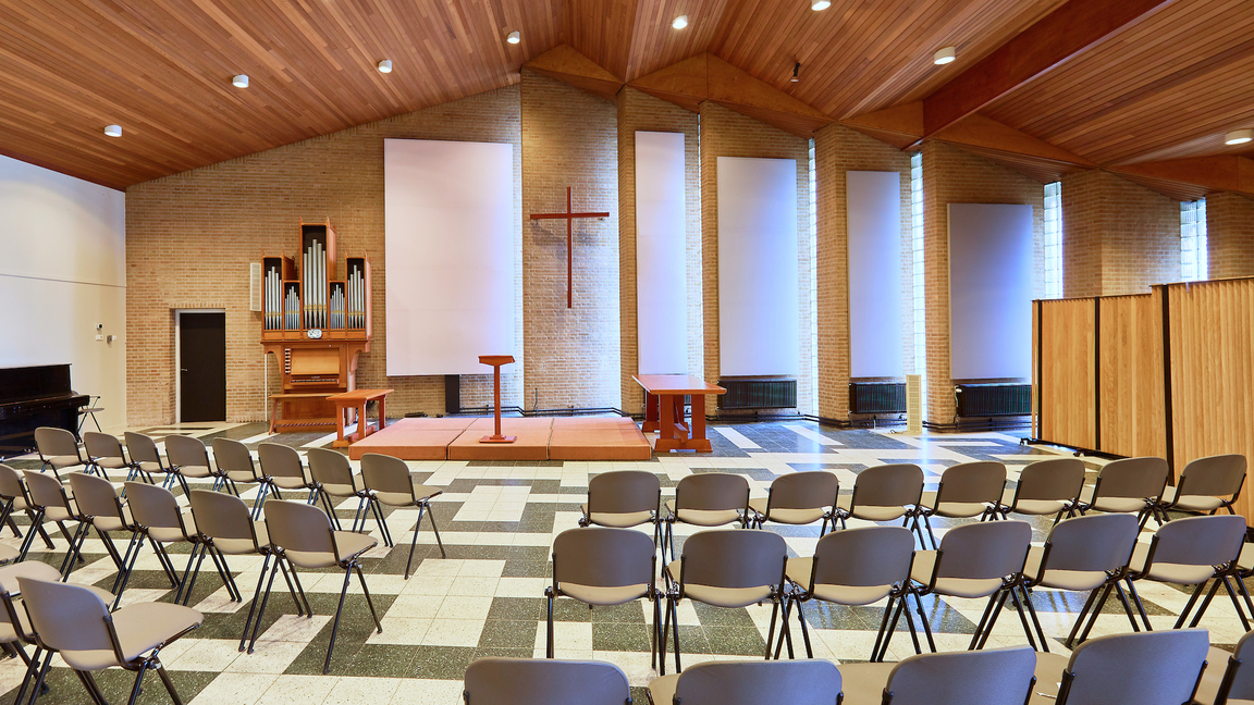 In de kerkzaal is de akoestiek nu ook geschikt voor 200 bezoekers